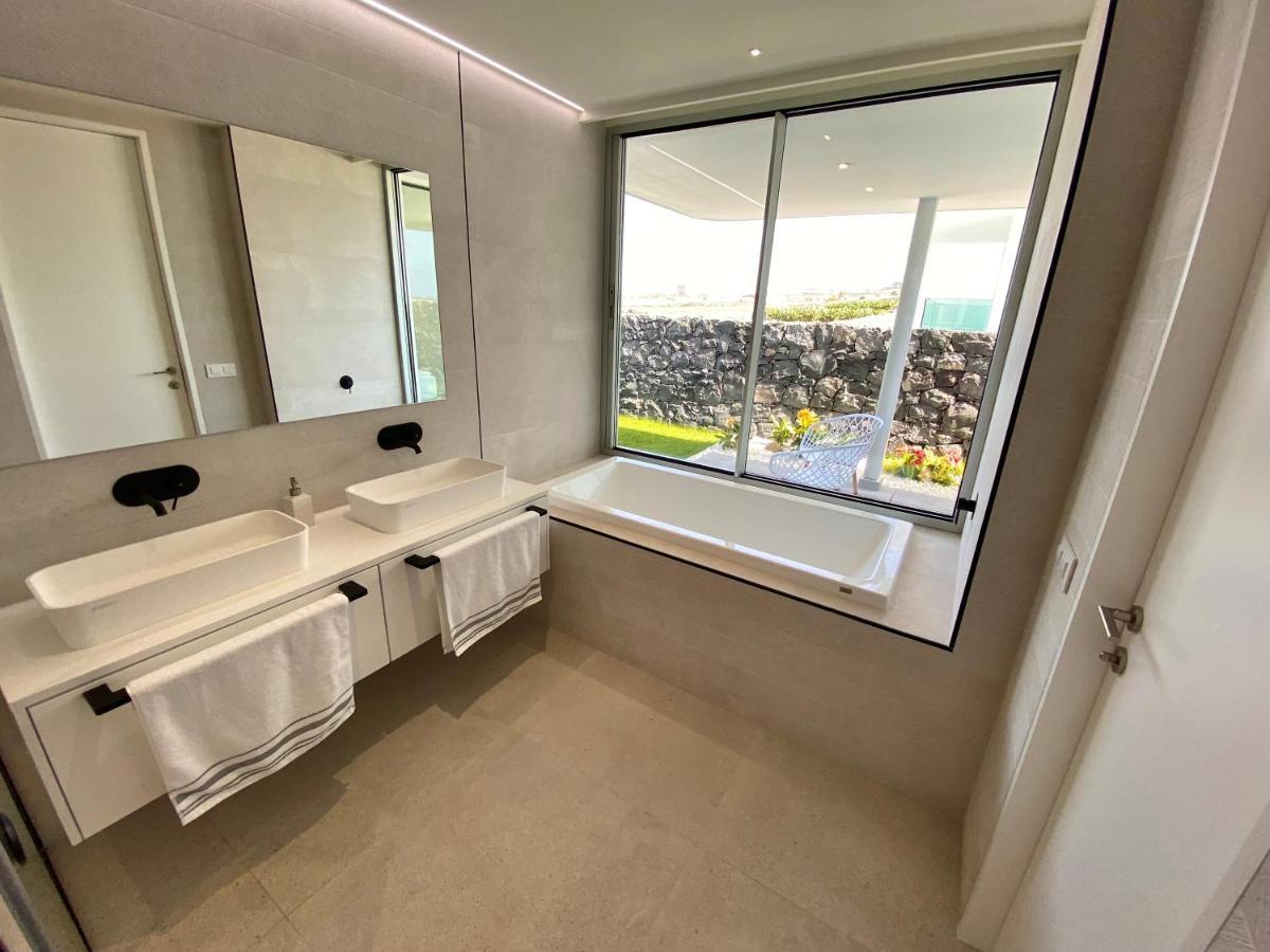 Rocavista - Villa With Heated Rooftop Pool And Amazing Ocean View Costa Adeje  Extérieur photo